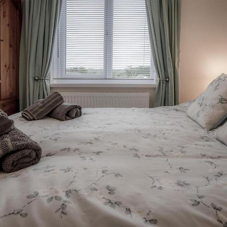 Seawinds - 2 Bedroom Bungalow - Pentlepoir Kilgetty ภายนอก รูปภาพ