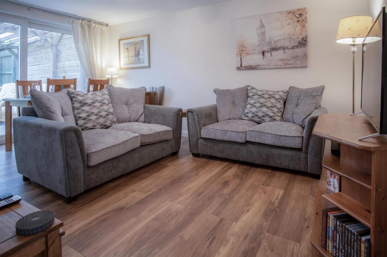 Seawinds - 2 Bedroom Bungalow - Pentlepoir Kilgetty ภายนอก รูปภาพ