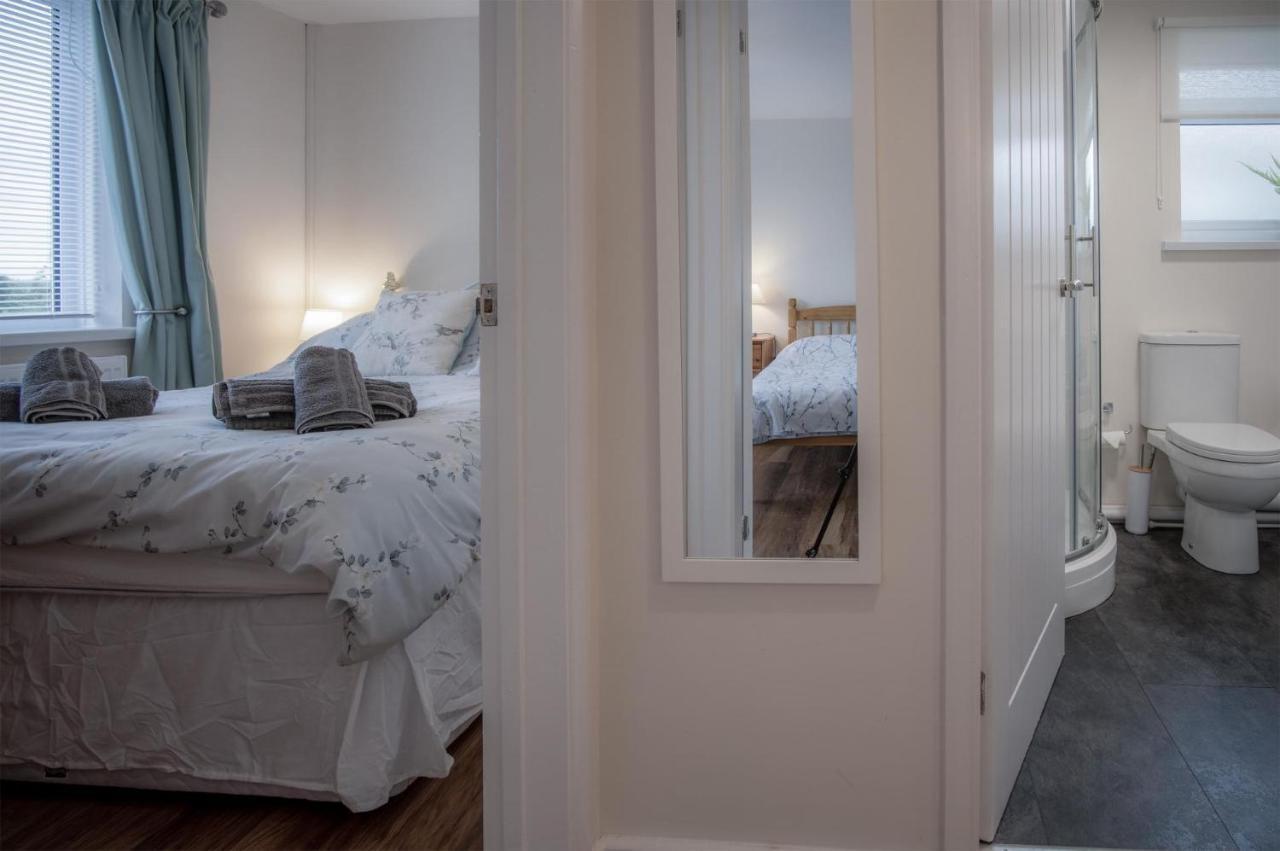 Seawinds - 2 Bedroom Bungalow - Pentlepoir Kilgetty ภายนอก รูปภาพ