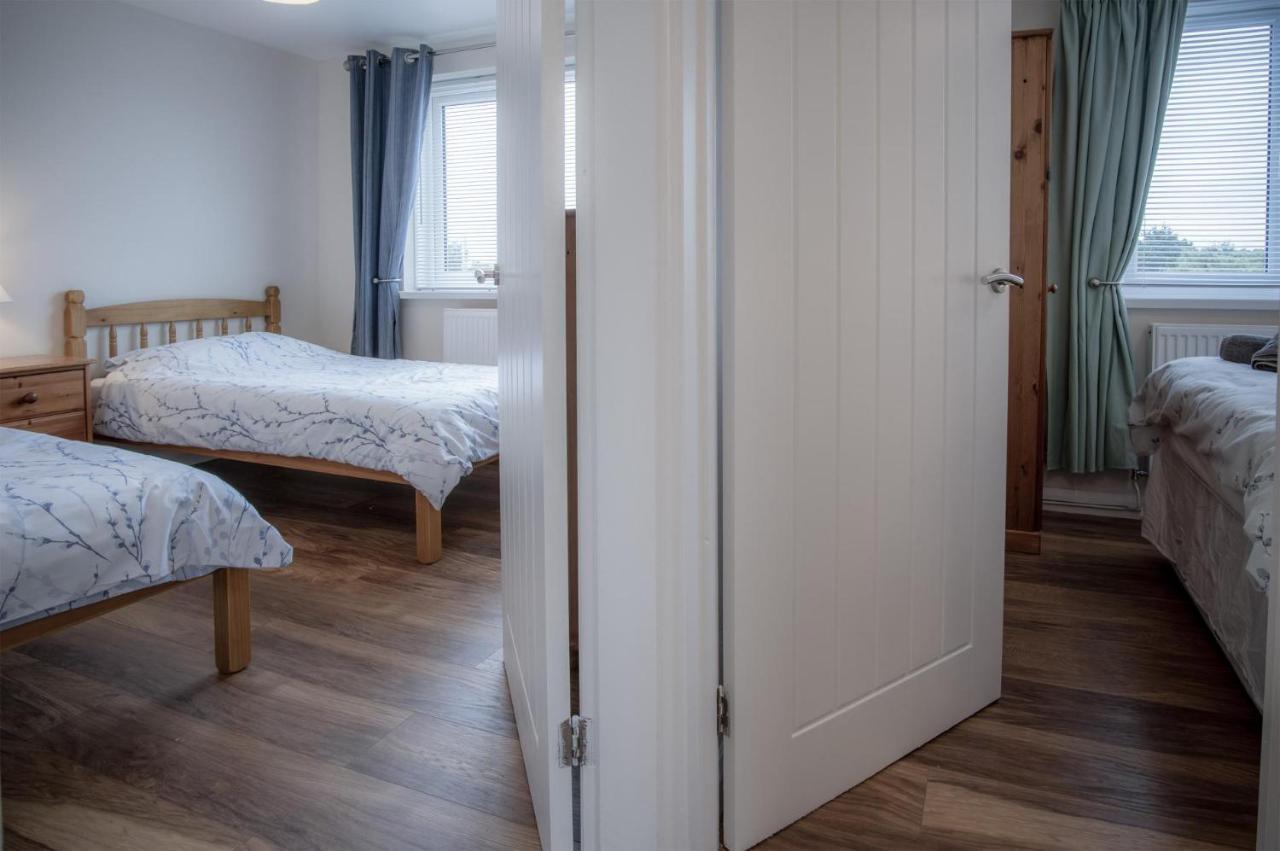 Seawinds - 2 Bedroom Bungalow - Pentlepoir Kilgetty ภายนอก รูปภาพ