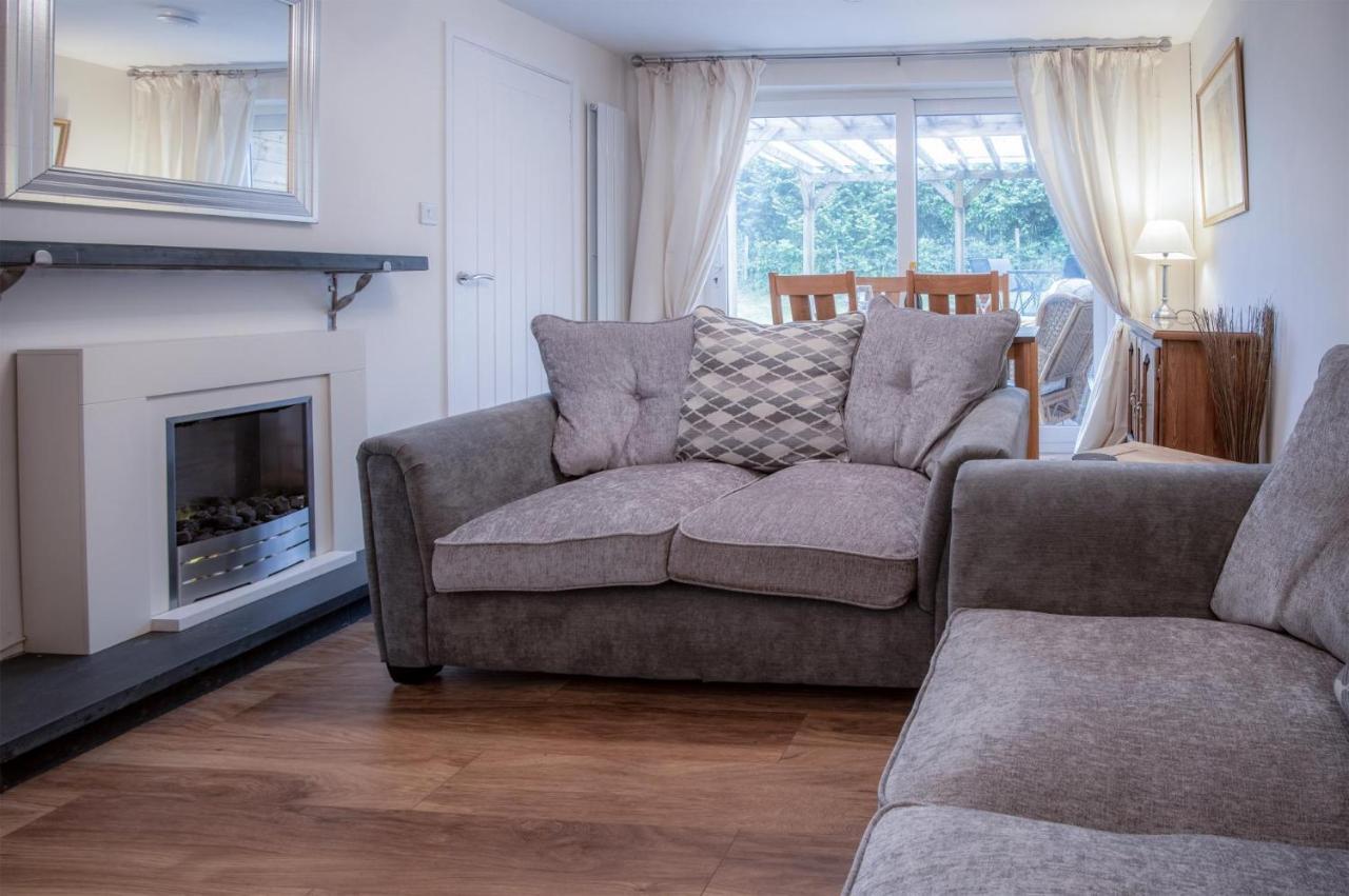 Seawinds - 2 Bedroom Bungalow - Pentlepoir Kilgetty ภายนอก รูปภาพ